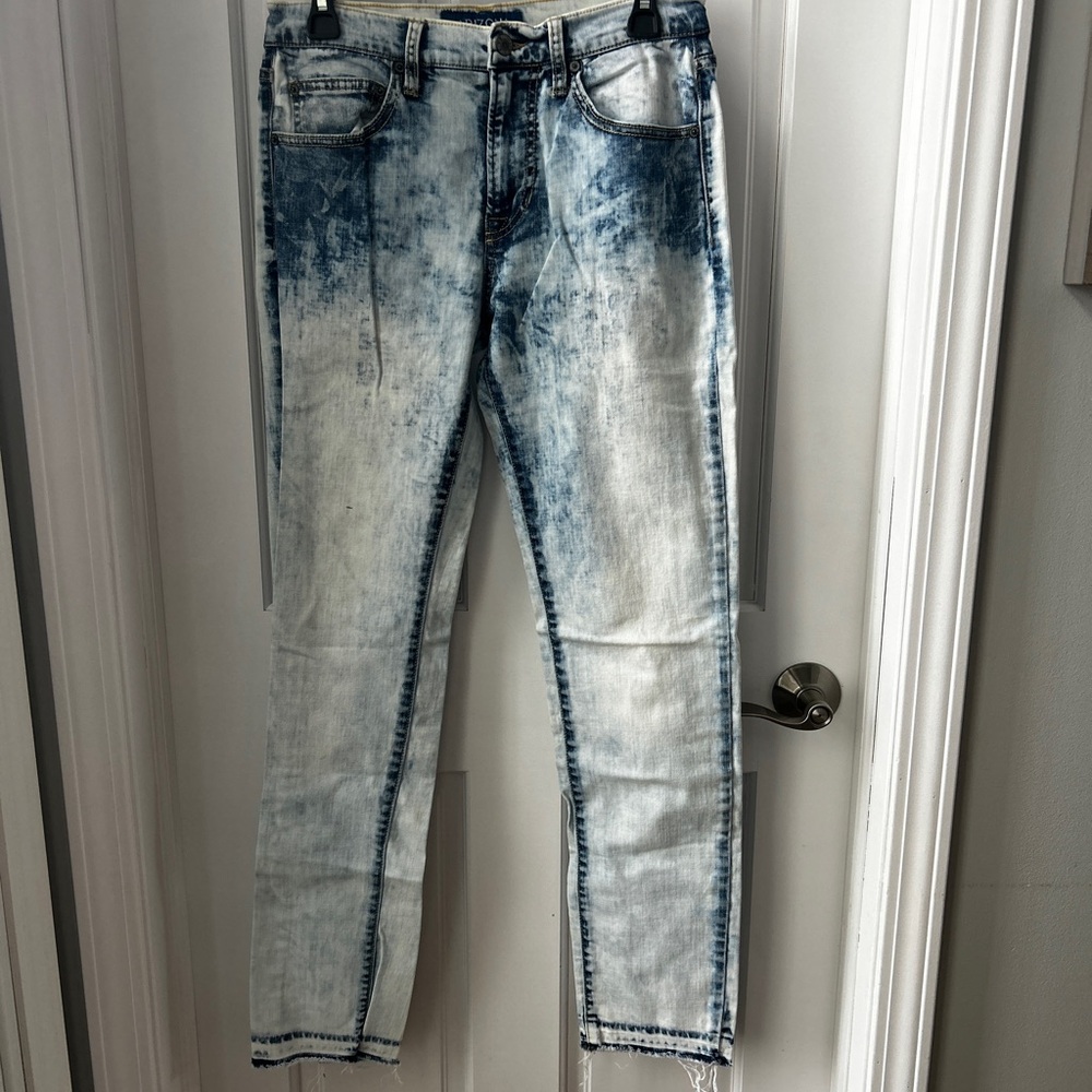 Arizona Jean Company Blue and White Skinny Jeans